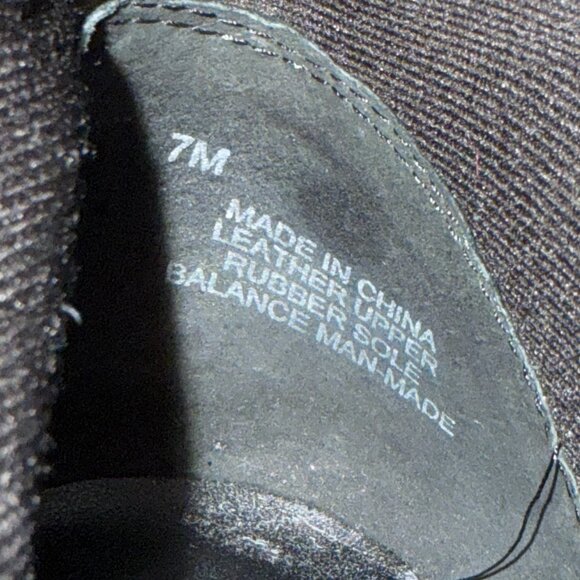 Vaneli Women's Size 7 leather ankle boots with side zip Black - Picture 7 of 7